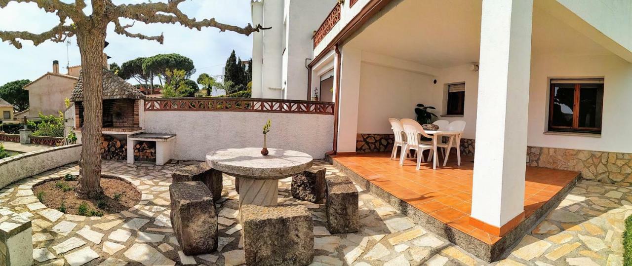 Vacay Apartamento Montgo, Agradable Jardin! En Costa Brava L'Escala! المظهر الخارجي الصورة